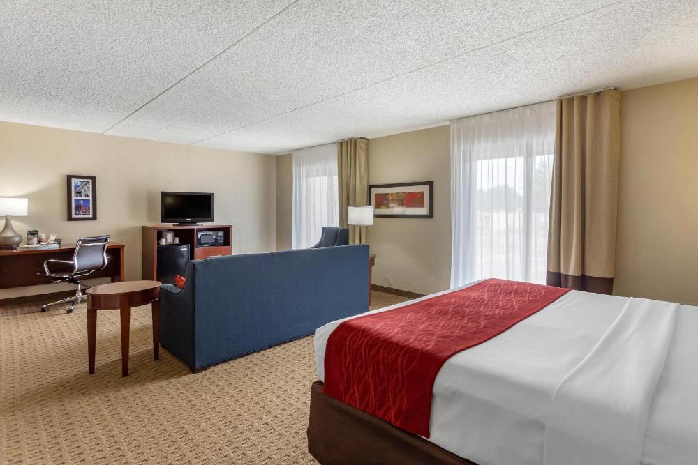 King Suite - Non-Smoking interior